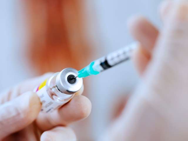 В Новгородской области по данным на 15 апреля 40 343 жителя сделали первую прививку от коронавируса