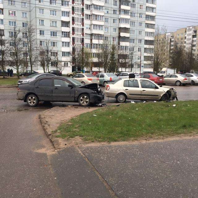 В результате ДТП оба водителя с  сотрясением головного мозга доставлены в Новгородскую областную клиническую больницу