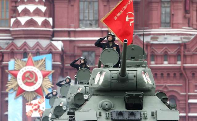 Новгородский ветеран Александр Попов принял участие в параде Победы в Москве