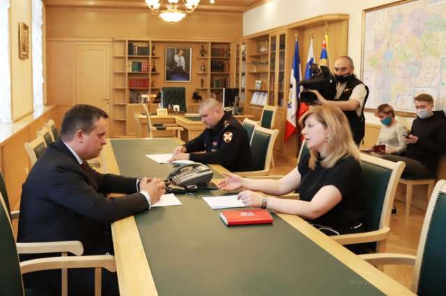 Андрей Никитин подчеркнул, что на каждом выпускном должны присутствовать представители правоохранительных органов.