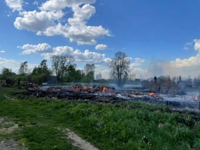 19 мая в деревне Перелучи Боровичского района произошёл крупный пожар, в результате которого сгорела часовня святого Иакова Боровичского XVIII века и 20 жилых домов.