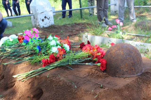 Присутствующие почтили память погибших в Великой Отечественной войне минутой молчания