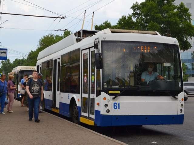 Общая вместимость троллейбуса – 100 человек, посадочных мест – 20.