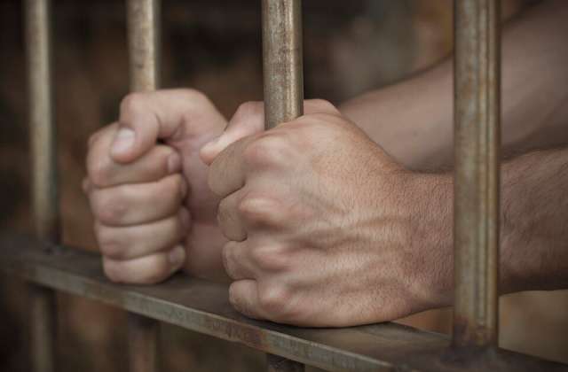 Житель Азербайджана проведёт более 24 лет в тюрьме за убийства москвичей, совершённые на Новгородчине