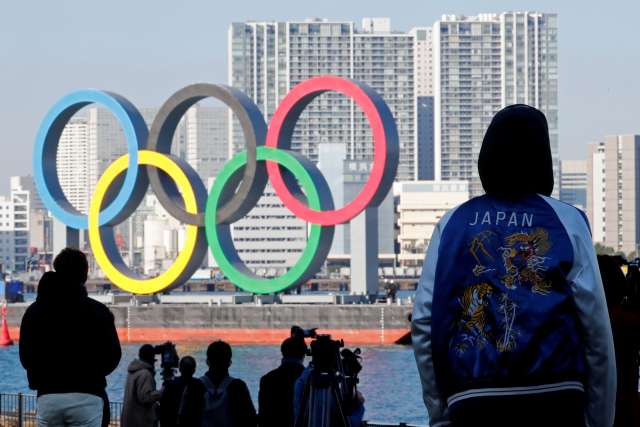 Впервые Олимпийские игры будут проходить на фоне беспрецедентных ограничений: болельщики не смогут сопровождать сборную, чтобы поддержать спортсменов во время соревнований.
