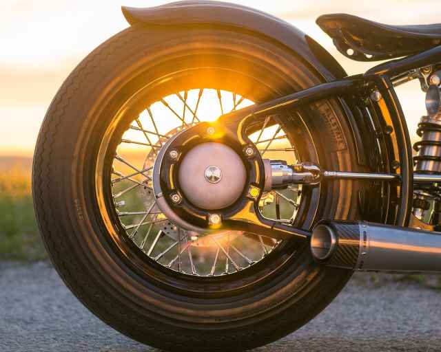 В посёлке Шимск  автоинспекторы остановили мотоцикл «Иж-Юпитер», за рулём которого находился 33-летний мужчина в состоянии алкогольного опьянения.