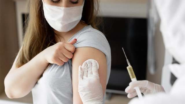 Сейчас в России зарегистрировано пять вакцин от COVID-19.