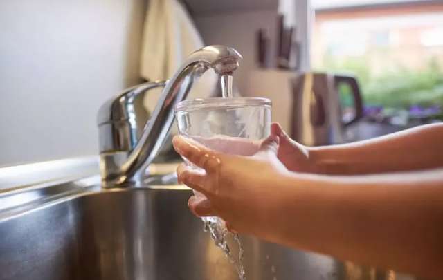 Реконструкция системы водоснабжения в Мошенском поможет повысить качество питьевой воды.