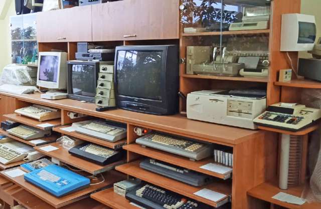 Сейчас в экспозиции Александра Страйстара — около 15 «возрастных» компьютеров, все в рабочем состоянии.