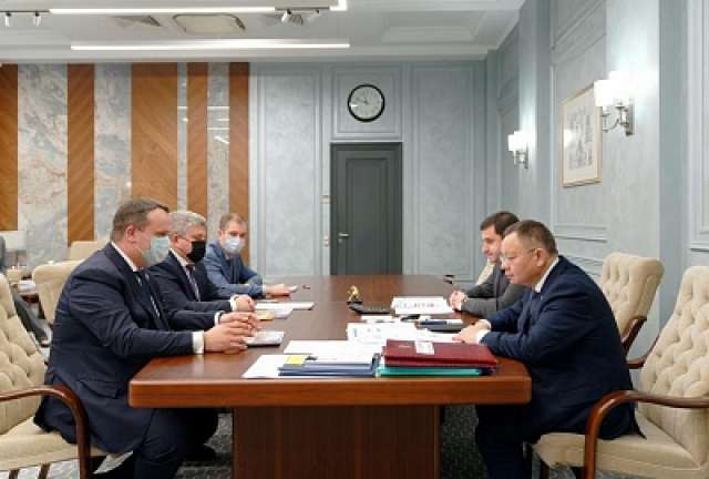 Ирек Файзуллин и Андрей Никитин обсудили развитие новой особой экономической зоны «Новгородская».