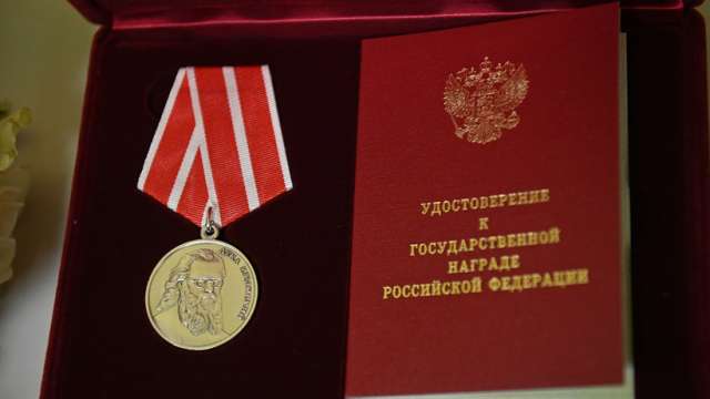 Врачу инфекционной больницы Ольге Баскаковой вручена медаль Луки Крымского.