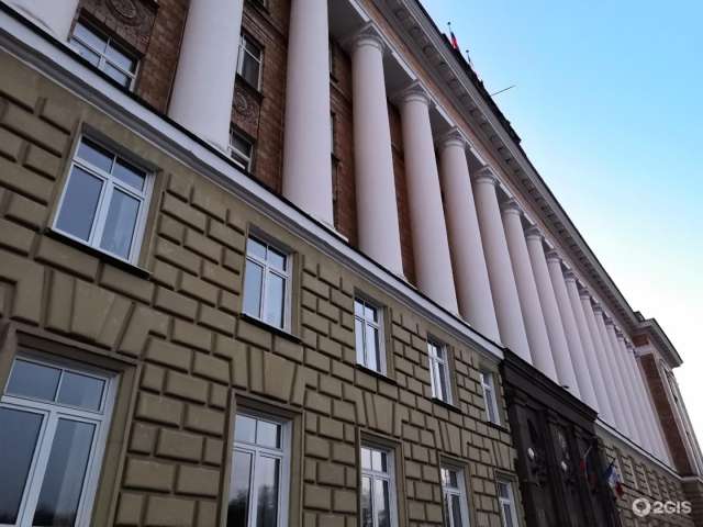 Служебный контракт занимавшего ранее должность председателя комитета Евгения Новожилова прекращён по соглашению сторон.