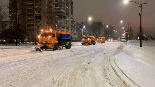 Работа по уборке снега будет проходить в круглосуточном режиме, сказал Сергей Бусурин.