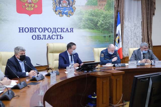 Координировать все действия будет Управление МЧС по Новгородской области. Режим чрезвычайной ситуации объявляется до 12 декабря.