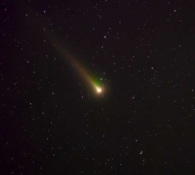 В декабре комета Леонард была видна в небе над северным полушарием лучше всего.