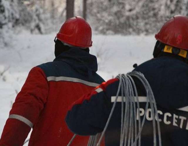 Специалисты планируют восстановить электроснабжение в Крестецком районе к вечеру 29 декабря.