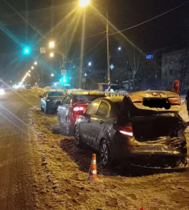 31 декабря в авариях на дорогах в Новгородской области пострадали три человека.