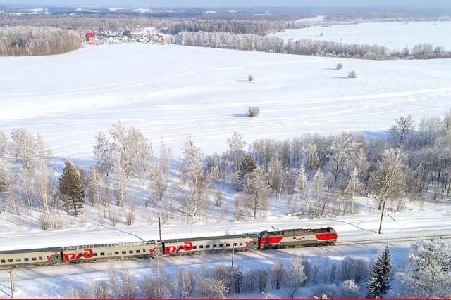 Свыше 58,7 тысячи пассажиров встретили наступление Нового года в 422 поездах дальнего следования.
