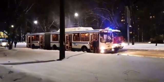 На Большой Санкт-Петербургской улице в Великом Новгороде загорелся автобус №9А