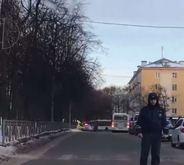 В Великом Новгороде водитель автобуса сбил пешехода