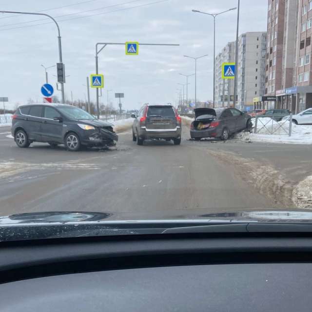 В Великом Новгороде произошло несколько серьёзных аварий