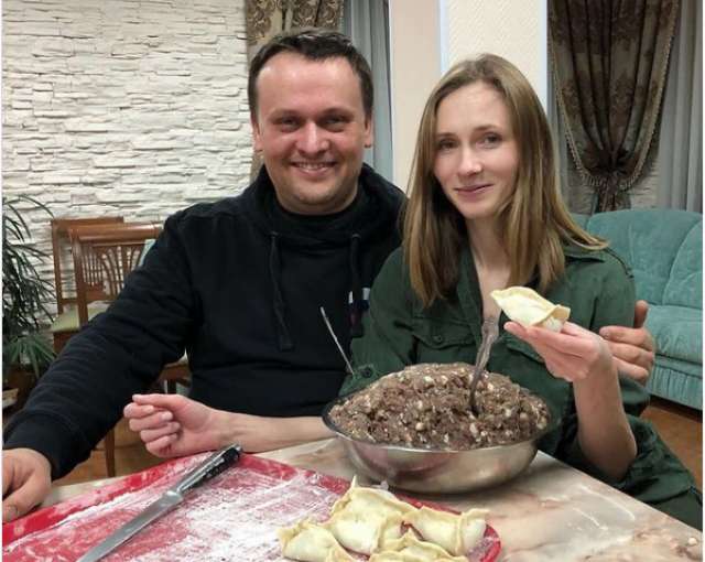 Андрей Никитин и Майя Санникова знакомы со школы.
