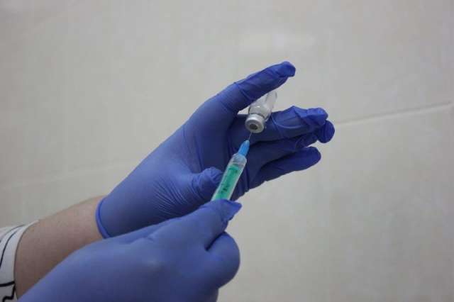 Во всех мобильных пунктах вакцинации в наличии есть четыре вида вакцин от коронавируса.
