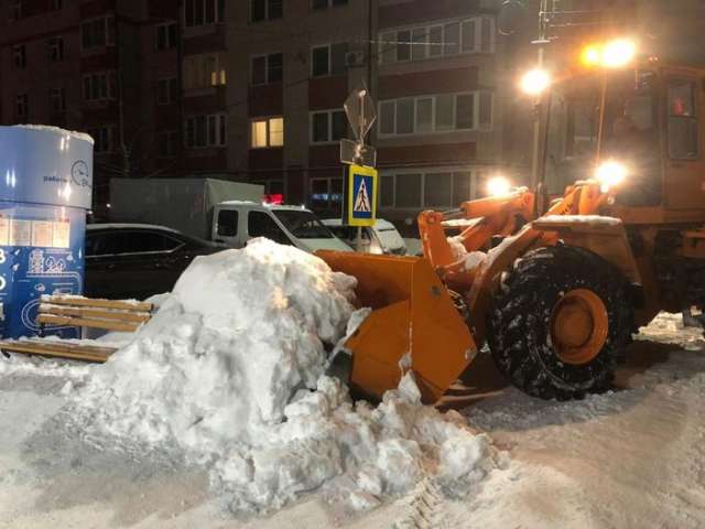 Ночью 3 февраля на улицы Великого Новгорода вывели 87 единиц уборочной техники.