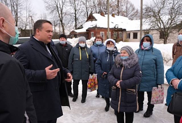 Губернатор Андрей Никитин встретился с жителями марёвской деревни Молвотицы.