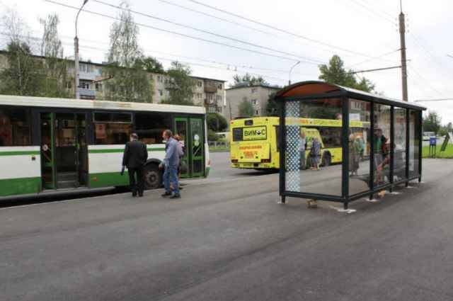 До конца 2023 года в Великом Новгороде планируют заменить все автобусные остановки.