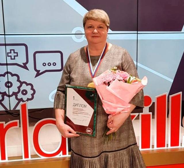 Трудовой стаж детской медсестры поликлинического отделения Боровичской ЦРБ Татьяны Александровой составляет более 30 лет.