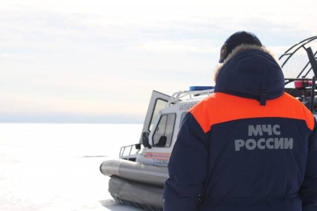 ГИМС МЧС России по Новгородской области напомнила, на каких территориях области запрещён и разрешён выход на лёд.