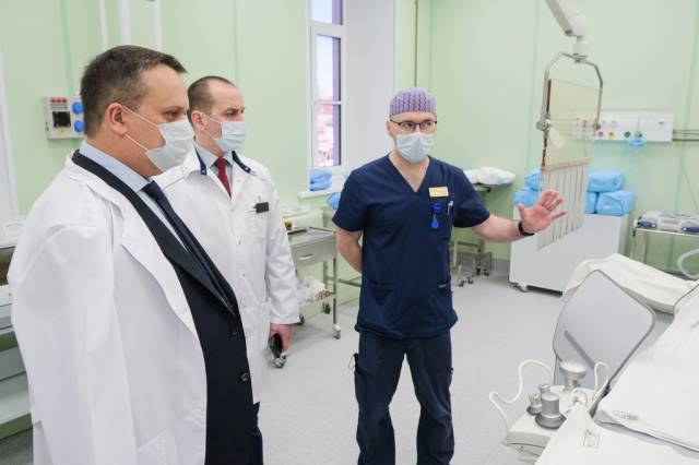 Ещё одну новую операционную в НОКБ – рентгенэндоурологическую – планируют ввести в эксплуатацию в апреле.