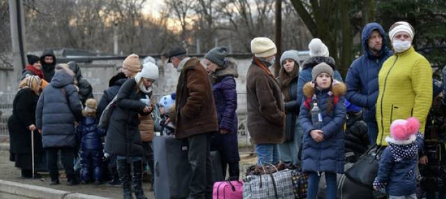 В храмах Новгородской области собирают деньги переселенцам из Донбасса