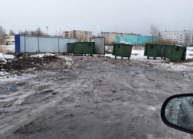Срок окончания работ по уборке территорий контейнерных площадок от завалов мусора - 31 марта 2022 года