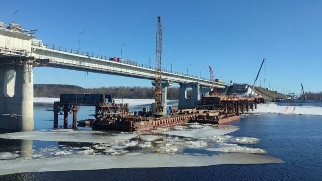 Мост через Волхов в Котовицах длиной 380 метров был построен в 1973 году.