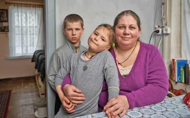 Благодаря семье бывших петербуржцев в глухой любытинской деревне теплится жизнь
