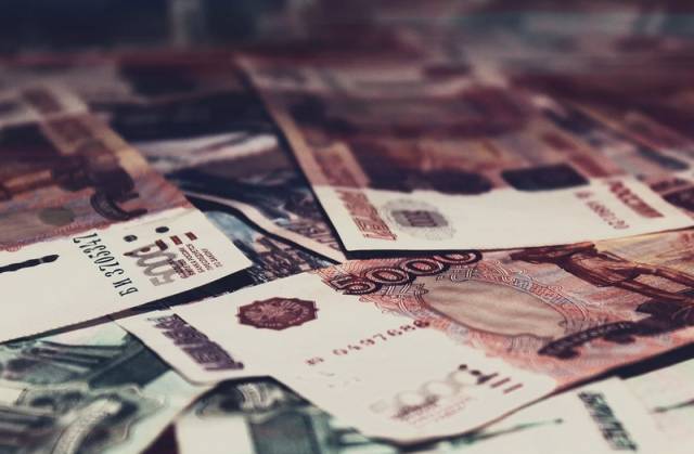 81-летний новгородский пенсионер передал мошенникам более 1 миллиона рублей.