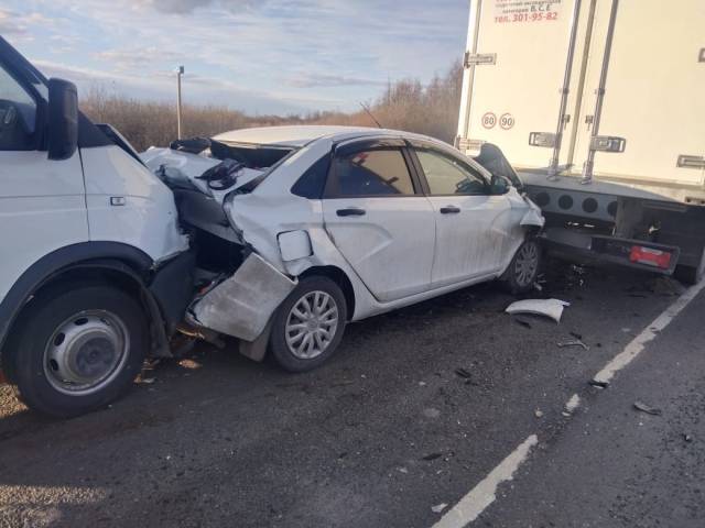 По данным ГАИ, причиной столкновения стало то, что водитель «ГАЗели» двигался на небезопасной скорости.