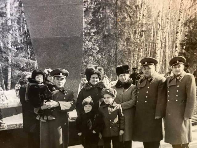 Дед Андрея Никитина был в составе комиссии, расследовавшей причины катастрофы, в которой погиб Юрий Гагарин.