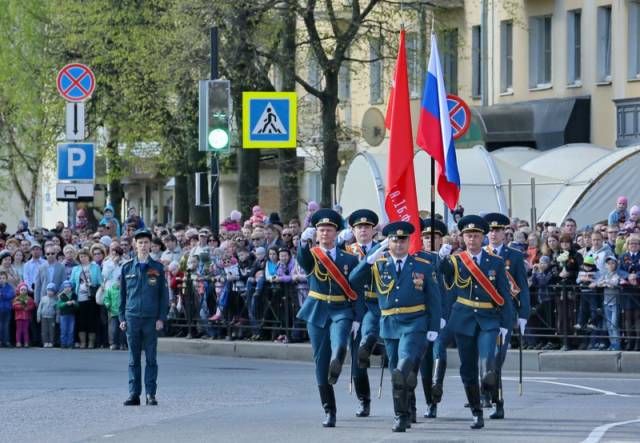 В день Победы в Великом Новгороде состоятся торжественное прохождение военнослужащих и сотрудников правоохранительных органов и Всероссийская акция «Бессмертный полк».