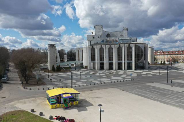 Владимир Ерёмин поручил директору «Парков Великого Новгорода» предоставить собственнику павильона более подходящее место.