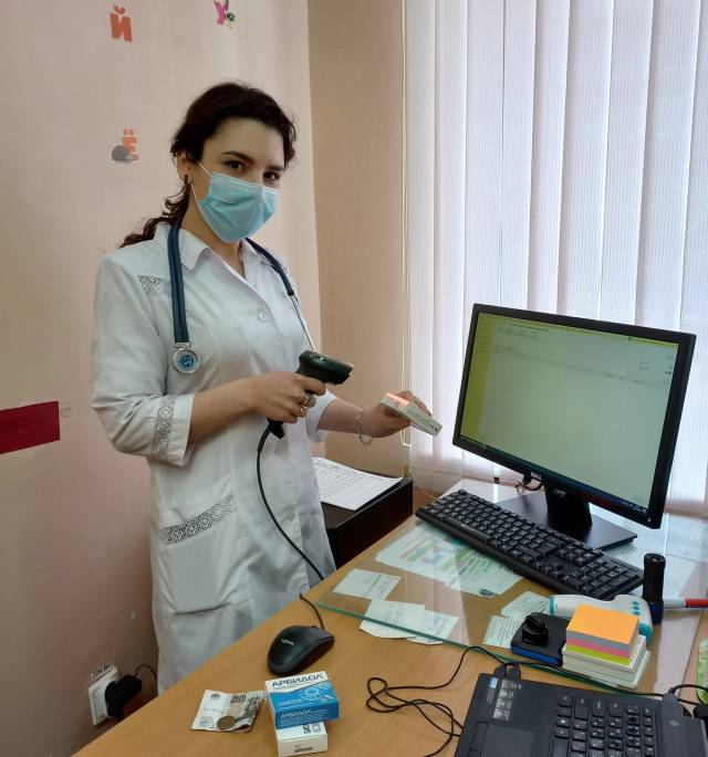 Фельдшер Чечулинской врачебной амбулатории Аида Гулиева прошла обучение и фактически получила вторую профессию – фармацевта.