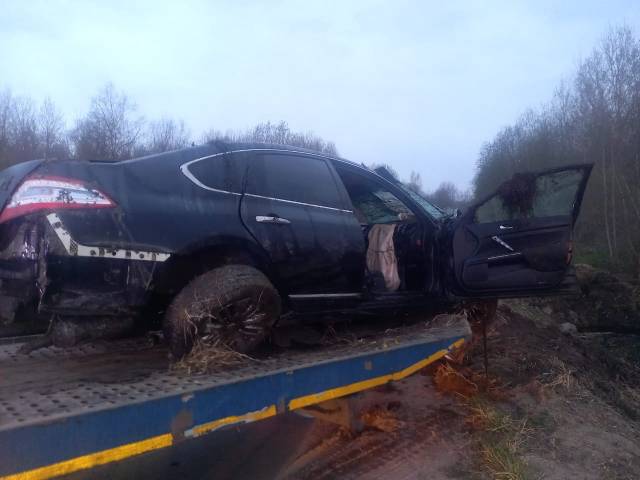 Под Великим Новгородом 33-летний водитель иномарки не справился с управлением.