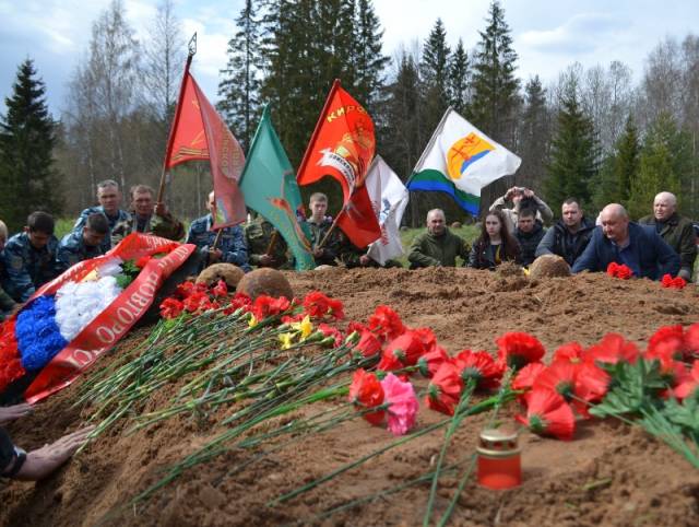 На воинских мемориалах Новгородской области проведены поисковые захоронения