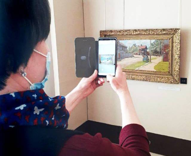 Старорусский краеведческий музей запустил виртуальный путеводитель по картинной галерее