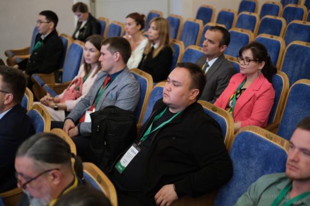 В Международном форуме молодых изобретателей в Великом Новгороде принимает участие более ста российских и иностранных учёных.