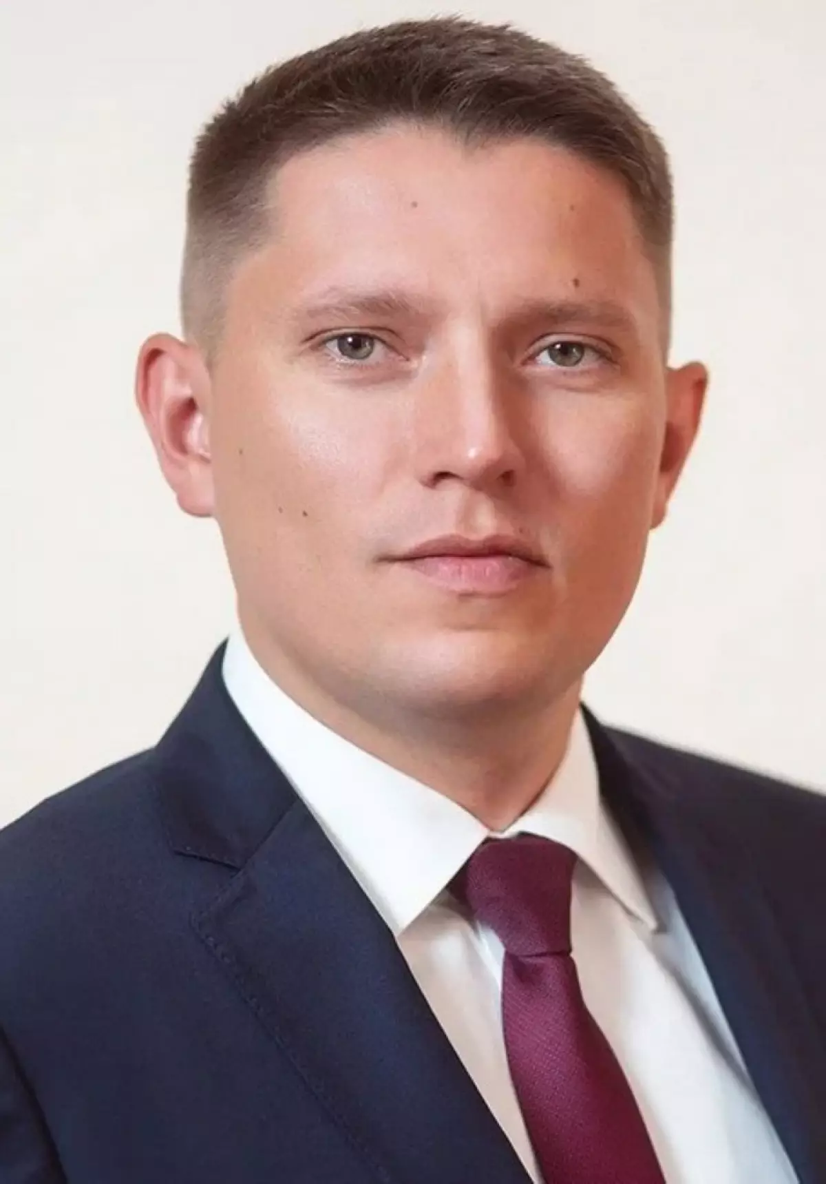 До назначения министром Константин Куранов занимал пост начальника ГОКУ «Новгородавтодор».