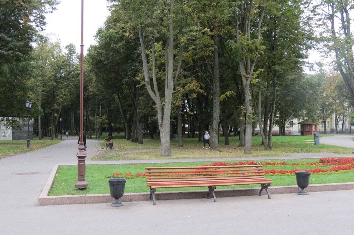 Длинных скамеек в Кремлёвском парке будет больше.