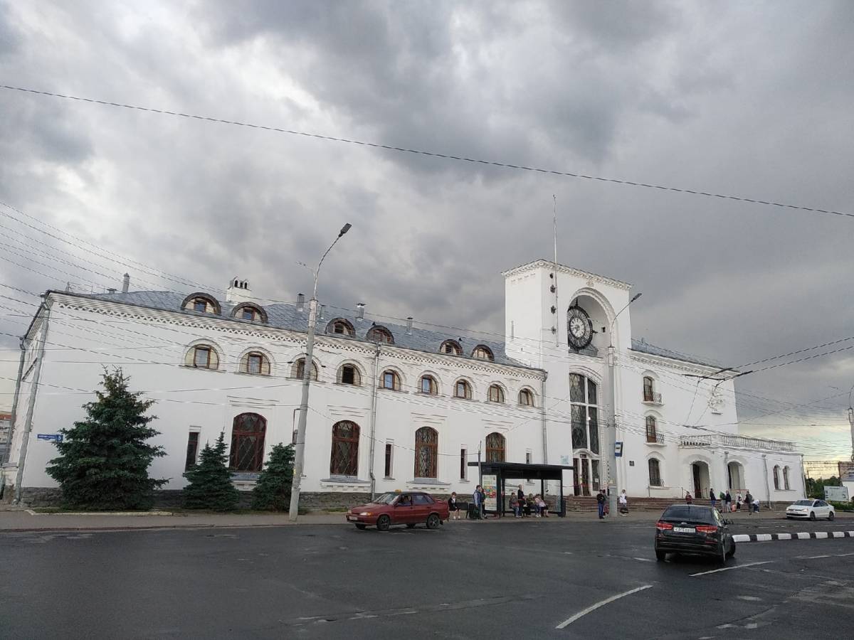 Планируется реставрация здания вокзала в Малой Вишере, капремонт – в Великом Новгороде, переустройство пассажирской инфраструктуры на станции Чудово.